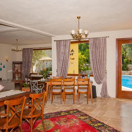 Authentic Boutique Konukevi 4*